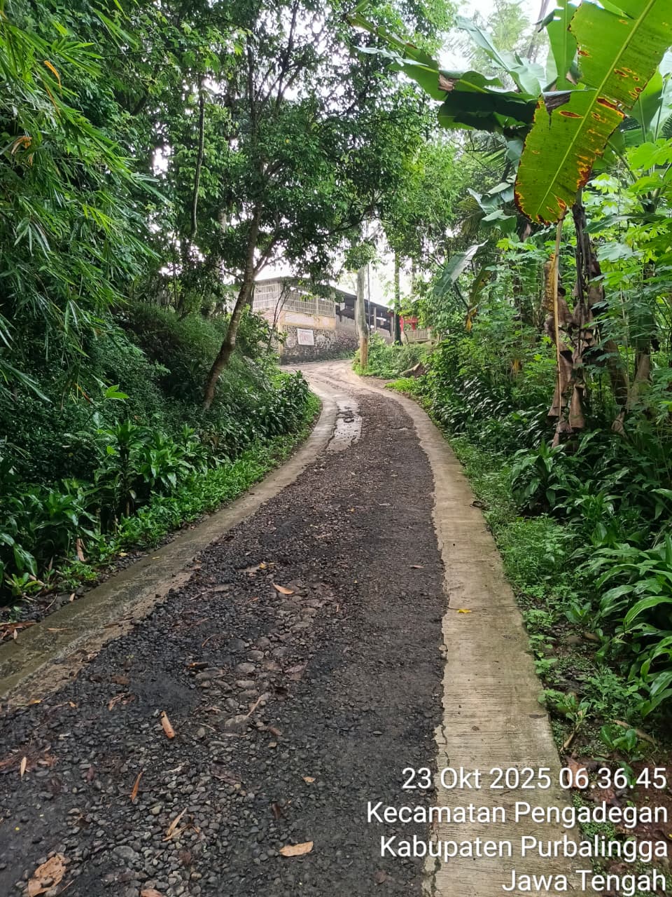 Lampiran foto terkait aduan Permohonan Perbaikan Ruas Jalan Desa Pengadegan Rt 13 Rw 06 Akibat Kerusakan Parah