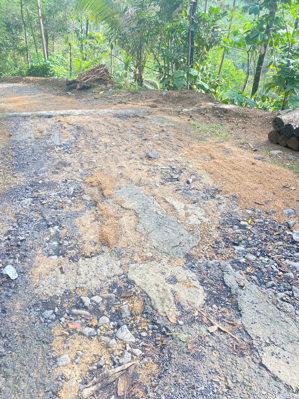 Lampiran foto terkait aduan Permohonan Perbaikan Jalan Rusak di Desa Gondang, Kecamatan Karangreja