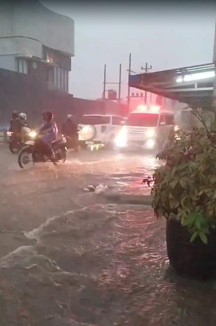 Lampiran foto terkait aduan Usulan Penanganan Banjir di Area PT. Herba Emas Wahidatama & PT. Hanmi Hair International Akibat Luapan Sungai