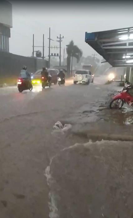 Lampiran foto terkait aduan Usulan Penanganan Banjir di Area PT. Herba Emas Wahidatama & PT. Hanmi Hair International Akibat Luapan Sungai