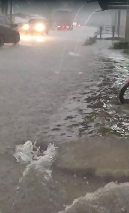 Lampiran foto terkait aduan Usulan Penanganan Banjir di Area PT. Herba Emas Wahidatama & PT. Hanmi Hair International Akibat Luapan Sungai