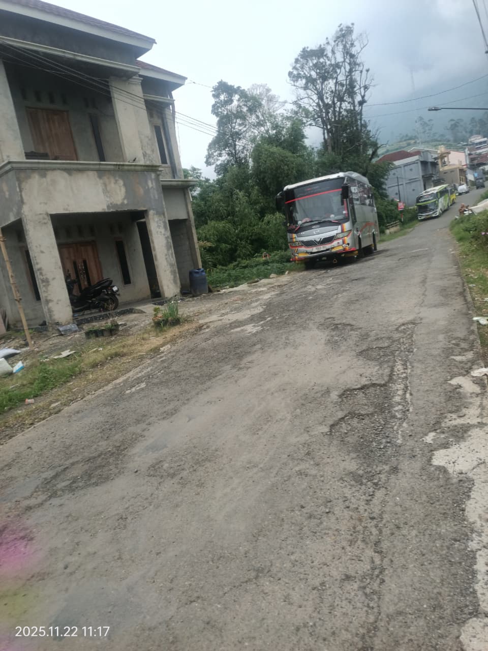 Lampiran foto terkait aduan Laporan Kerusakan Jalan Jalur Pendakian Gunung Slamet via Bambangan dan Dusun Pejagan