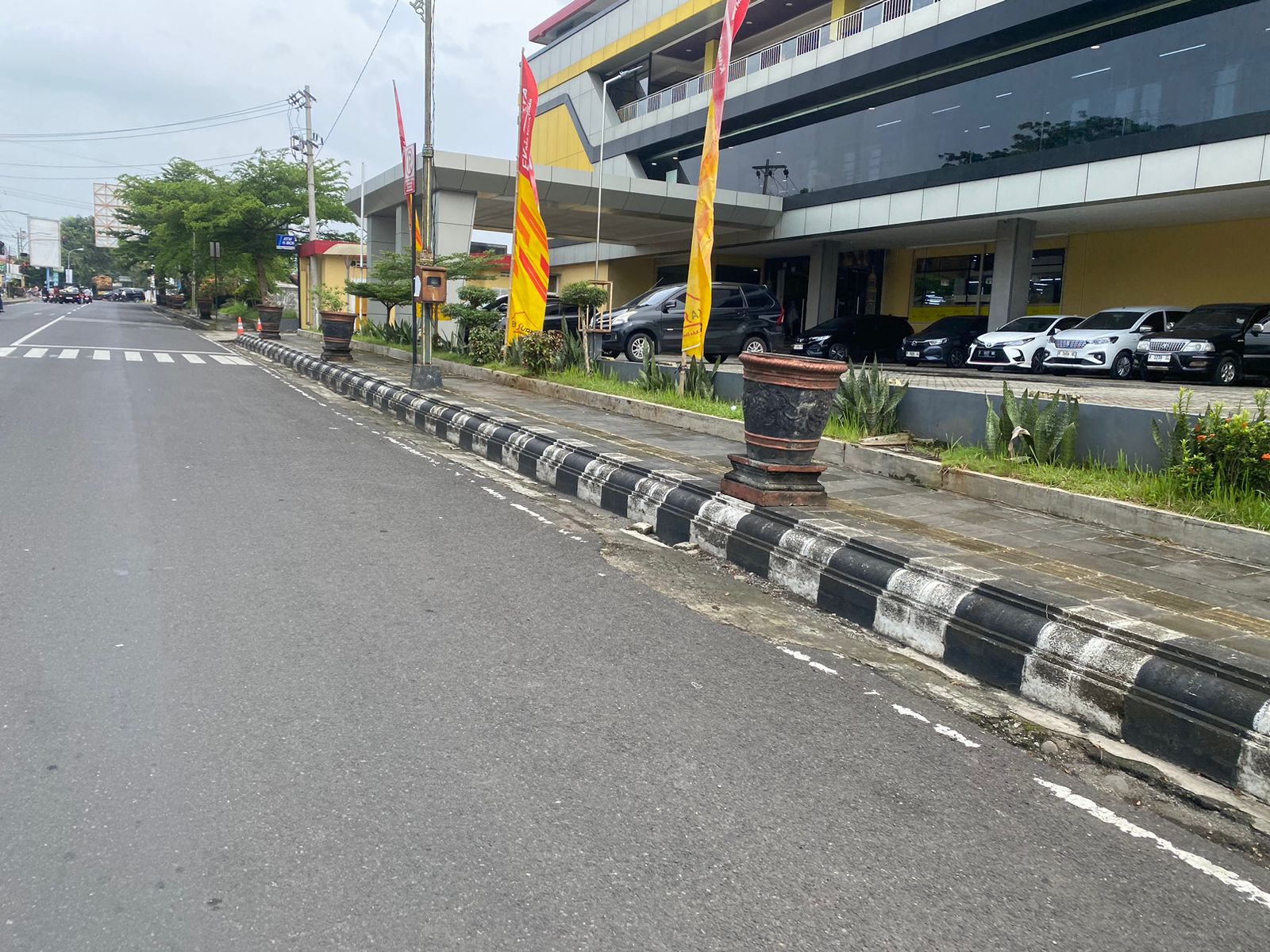 Lampiran foto terkait aduan Laporan Kejadian Kecelakaan pada Jalan MT Haryono, Depan Swalayan Eka Surya, 1 Maret 2026