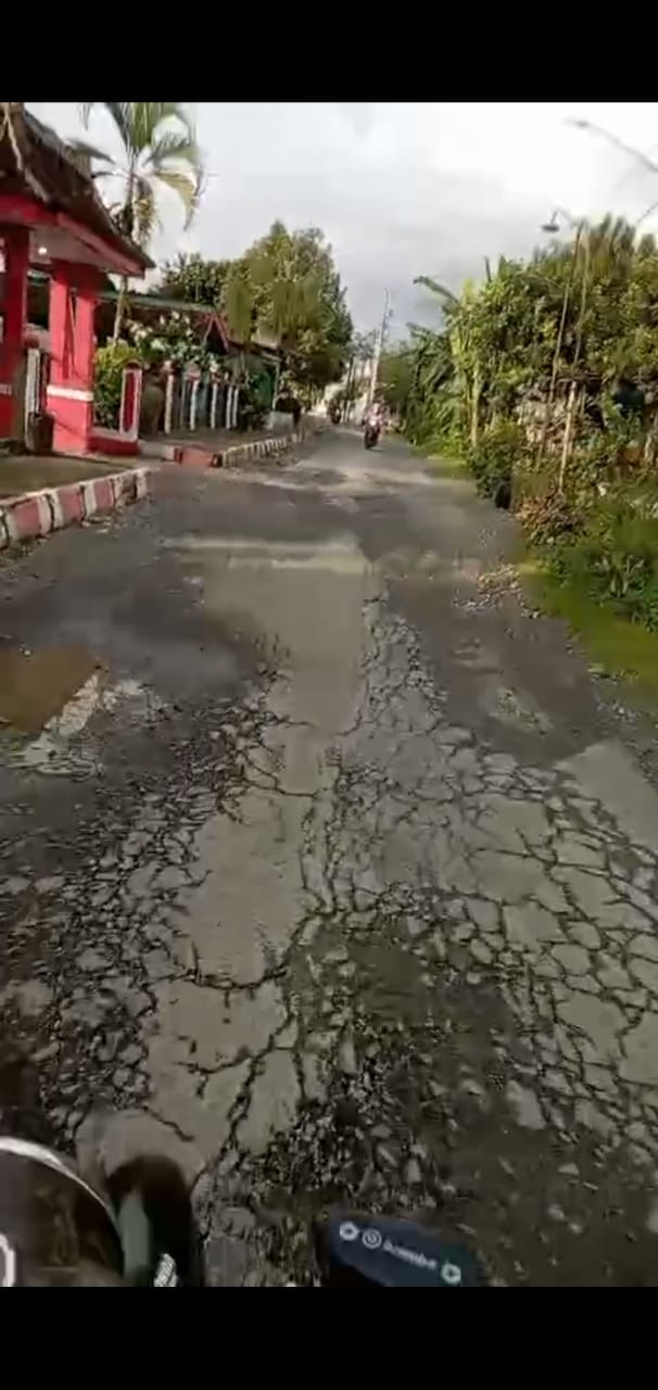 Lampiran foto terkait aduan Laporan Kerusakan Jalan Kertayasa dan Permohonan Peninjauan