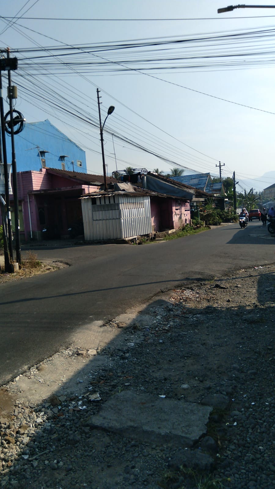 Lampiran foto terkait aduan Permohonan Pemasangan Lampu APILL, Lampu Hati, atau Rumble Strip di Perempatan Jalan Kenduruan Mekarjaya Untuk Menurunkan Laka Lantas